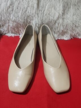 Seychelles Penny V Classic Square-Toe Ballet Flats in Beige